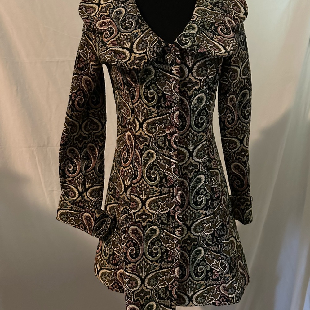 VINTAGE Beautiful Vintage 1970s Tapestry Coat by SuZ of California